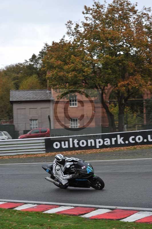 Motorcycle action photographs;Trackday digital images;event digital images;eventdigitalimages;no limits trackday;oulton park;oulton park circuit cheshire;oulton park photographs;peter wileman photography;trackday;trackday photos