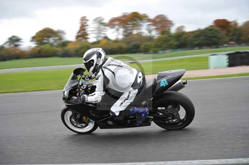 Motorcycle action photographs;Trackday digital images;event digital images;eventdigitalimages;no limits trackday;oulton park;oulton park circuit cheshire;oulton park photographs;peter wileman photography;trackday;trackday photos