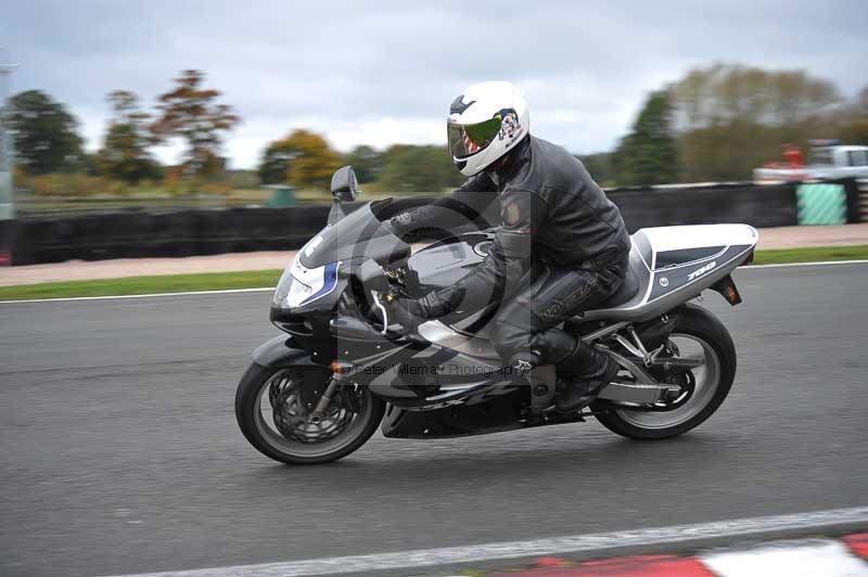 Motorcycle action photographs;Trackday digital images;event digital images;eventdigitalimages;no limits trackday;oulton park;oulton park circuit cheshire;oulton park photographs;peter wileman photography;trackday;trackday photos