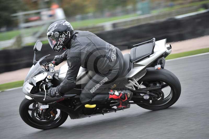Motorcycle action photographs;Trackday digital images;event digital images;eventdigitalimages;no limits trackday;oulton park;oulton park circuit cheshire;oulton park photographs;peter wileman photography;trackday;trackday photos