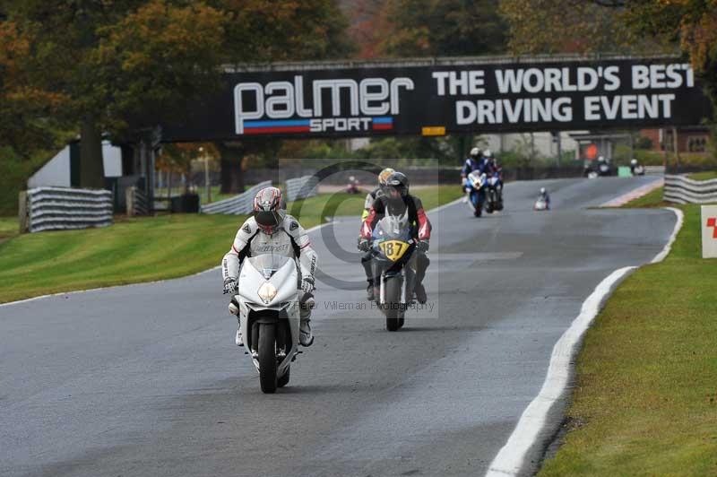 Motorcycle action photographs;Trackday digital images;event digital images;eventdigitalimages;no limits trackday;oulton park;oulton park circuit cheshire;oulton park photographs;peter wileman photography;trackday;trackday photos
