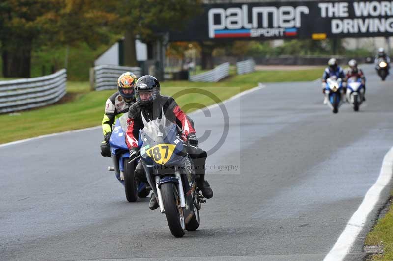 Motorcycle action photographs;Trackday digital images;event digital images;eventdigitalimages;no limits trackday;oulton park;oulton park circuit cheshire;oulton park photographs;peter wileman photography;trackday;trackday photos