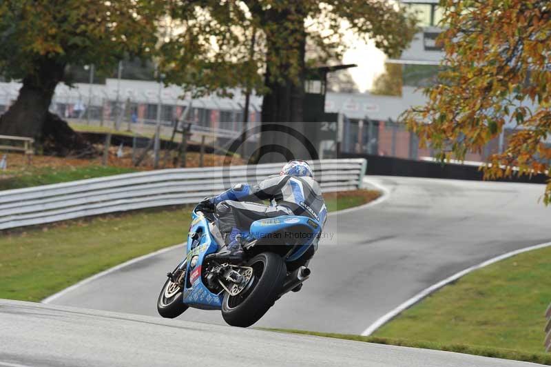 Motorcycle action photographs;Trackday digital images;event digital images;eventdigitalimages;no limits trackday;oulton park;oulton park circuit cheshire;oulton park photographs;peter wileman photography;trackday;trackday photos