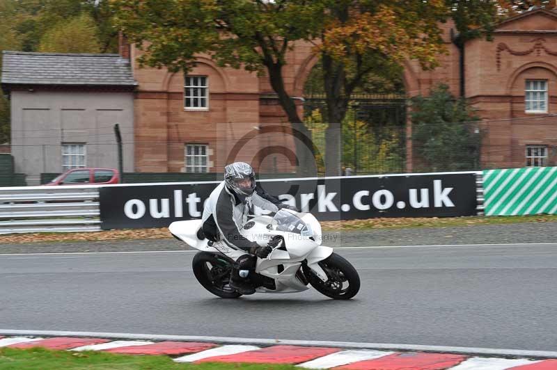 Motorcycle action photographs;Trackday digital images;event digital images;eventdigitalimages;no limits trackday;oulton park;oulton park circuit cheshire;oulton park photographs;peter wileman photography;trackday;trackday photos