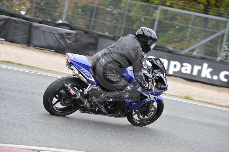 Motorcycle action photographs;Trackday digital images;event digital images;eventdigitalimages;no limits trackday;oulton park;oulton park circuit cheshire;oulton park photographs;peter wileman photography;trackday;trackday photos
