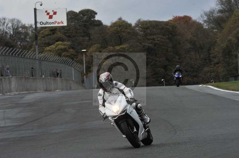Motorcycle action photographs;Trackday digital images;event digital images;eventdigitalimages;no limits trackday;oulton park;oulton park circuit cheshire;oulton park photographs;peter wileman photography;trackday;trackday photos