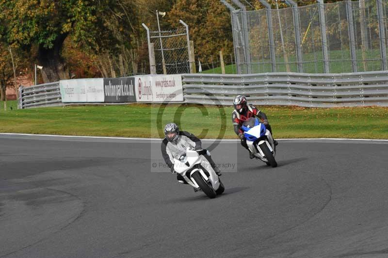 Motorcycle action photographs;Trackday digital images;event digital images;eventdigitalimages;no limits trackday;oulton park;oulton park circuit cheshire;oulton park photographs;peter wileman photography;trackday;trackday photos