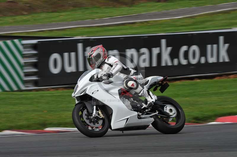 Motorcycle action photographs;Trackday digital images;event digital images;eventdigitalimages;no limits trackday;oulton park;oulton park circuit cheshire;oulton park photographs;peter wileman photography;trackday;trackday photos