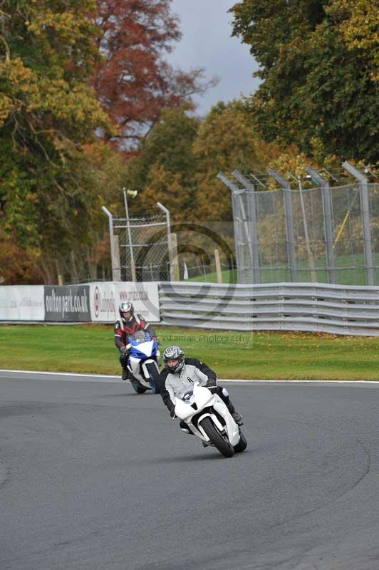 Motorcycle action photographs;Trackday digital images;event digital images;eventdigitalimages;no limits trackday;oulton park;oulton park circuit cheshire;oulton park photographs;peter wileman photography;trackday;trackday photos