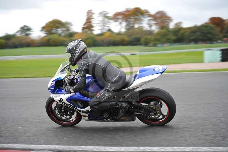 Motorcycle action photographs;Trackday digital images;event digital images;eventdigitalimages;no limits trackday;oulton park;oulton park circuit cheshire;oulton park photographs;peter wileman photography;trackday;trackday photos