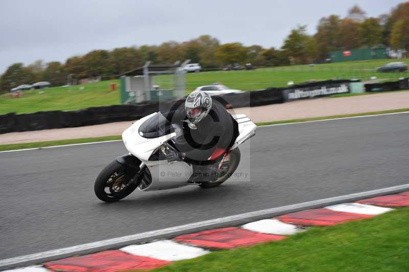 Motorcycle action photographs;Trackday digital images;event digital images;eventdigitalimages;no limits trackday;oulton park;oulton park circuit cheshire;oulton park photographs;peter wileman photography;trackday;trackday photos