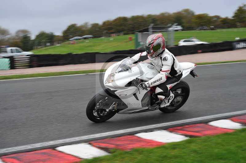 Motorcycle action photographs;Trackday digital images;event digital images;eventdigitalimages;no limits trackday;oulton park;oulton park circuit cheshire;oulton park photographs;peter wileman photography;trackday;trackday photos