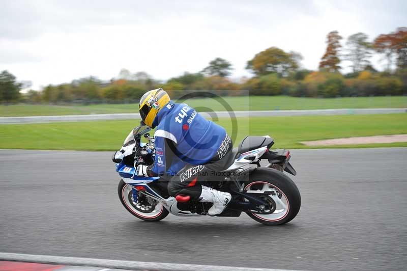 Motorcycle action photographs;Trackday digital images;event digital images;eventdigitalimages;no limits trackday;oulton park;oulton park circuit cheshire;oulton park photographs;peter wileman photography;trackday;trackday photos