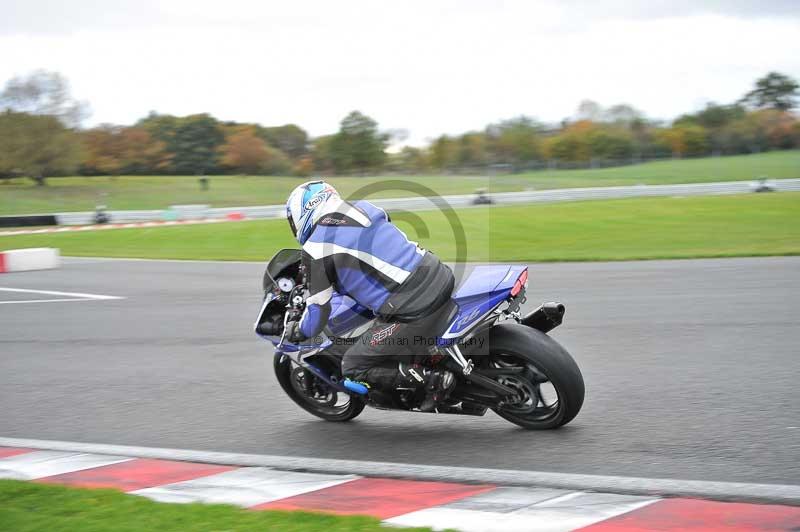 Motorcycle action photographs;Trackday digital images;event digital images;eventdigitalimages;no limits trackday;oulton park;oulton park circuit cheshire;oulton park photographs;peter wileman photography;trackday;trackday photos
