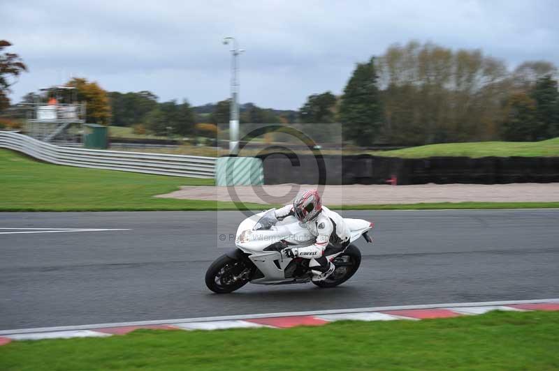 Motorcycle action photographs;Trackday digital images;event digital images;eventdigitalimages;no limits trackday;oulton park;oulton park circuit cheshire;oulton park photographs;peter wileman photography;trackday;trackday photos