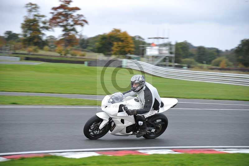 Motorcycle action photographs;Trackday digital images;event digital images;eventdigitalimages;no limits trackday;oulton park;oulton park circuit cheshire;oulton park photographs;peter wileman photography;trackday;trackday photos
