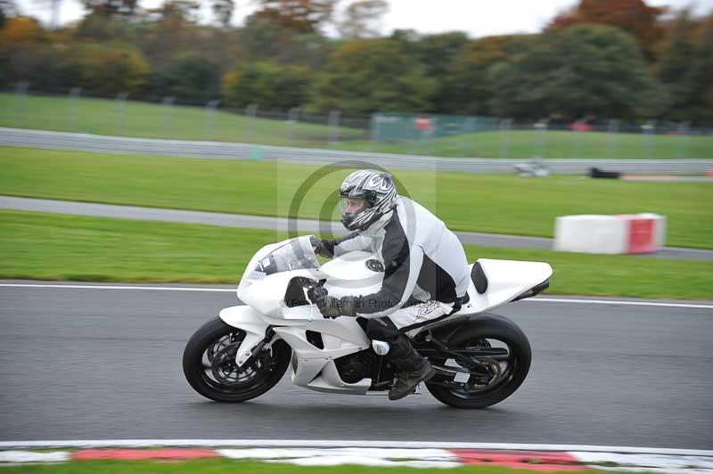 Motorcycle action photographs;Trackday digital images;event digital images;eventdigitalimages;no limits trackday;oulton park;oulton park circuit cheshire;oulton park photographs;peter wileman photography;trackday;trackday photos