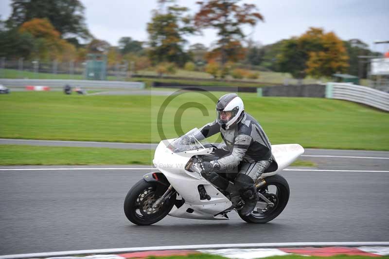 Motorcycle action photographs;Trackday digital images;event digital images;eventdigitalimages;no limits trackday;oulton park;oulton park circuit cheshire;oulton park photographs;peter wileman photography;trackday;trackday photos