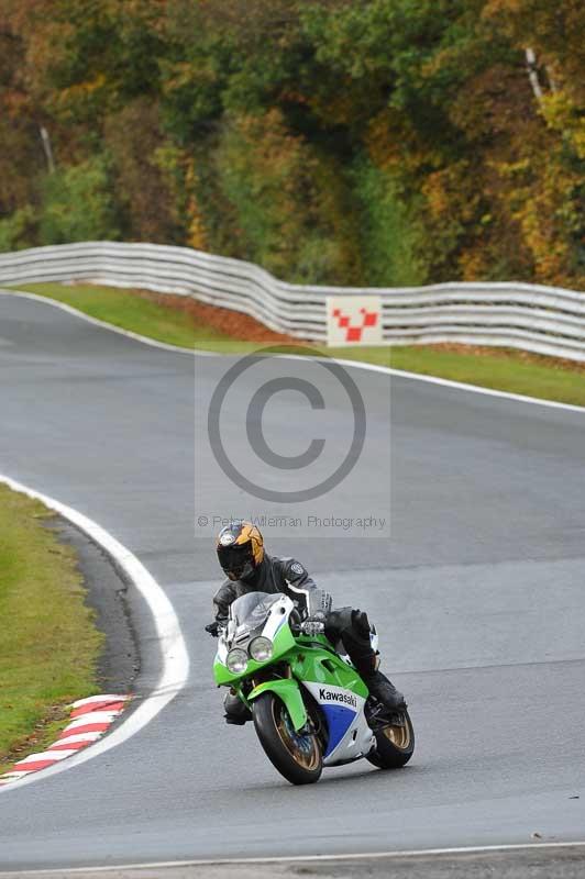 Motorcycle action photographs;Trackday digital images;event digital images;eventdigitalimages;no limits trackday;oulton park;oulton park circuit cheshire;oulton park photographs;peter wileman photography;trackday;trackday photos