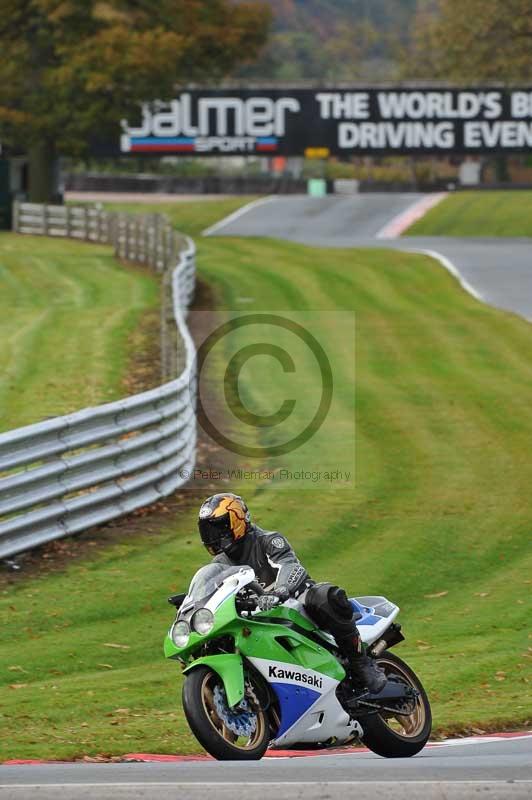 Motorcycle action photographs;Trackday digital images;event digital images;eventdigitalimages;no limits trackday;oulton park;oulton park circuit cheshire;oulton park photographs;peter wileman photography;trackday;trackday photos