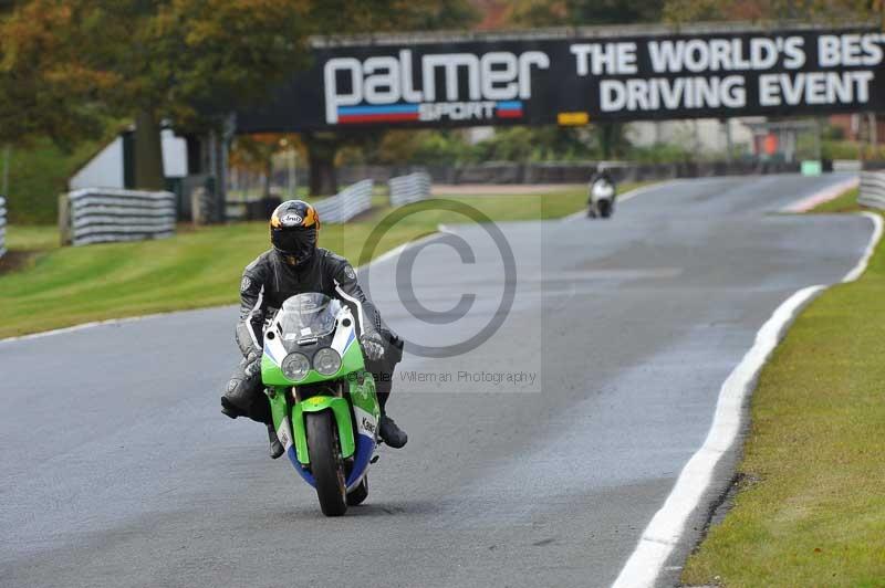Motorcycle action photographs;Trackday digital images;event digital images;eventdigitalimages;no limits trackday;oulton park;oulton park circuit cheshire;oulton park photographs;peter wileman photography;trackday;trackday photos