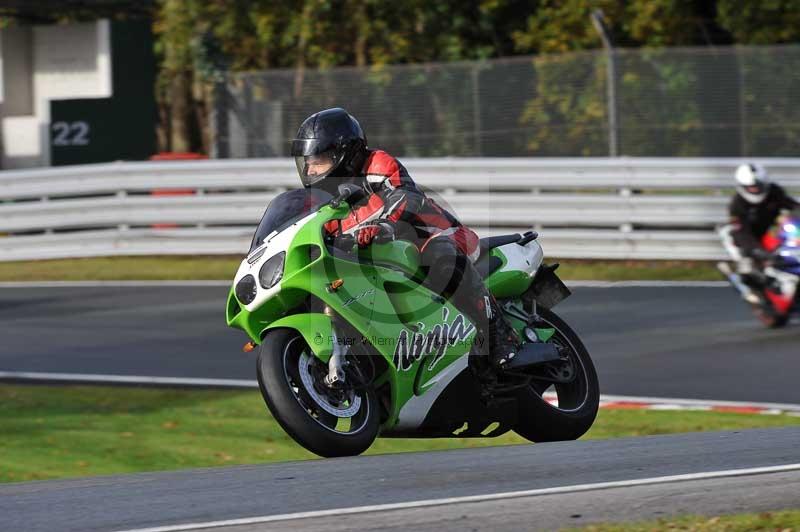 Motorcycle action photographs;Trackday digital images;event digital images;eventdigitalimages;no limits trackday;oulton park;oulton park circuit cheshire;oulton park photographs;peter wileman photography;trackday;trackday photos