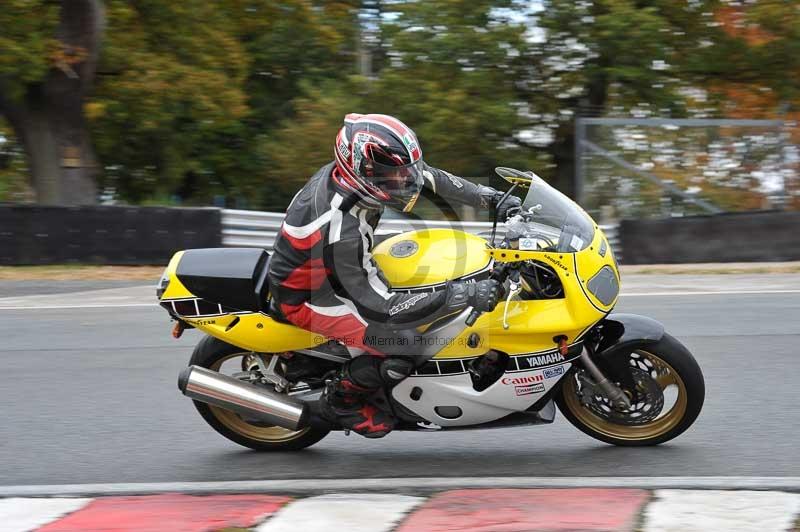 Motorcycle action photographs;Trackday digital images;event digital images;eventdigitalimages;no limits trackday;oulton park;oulton park circuit cheshire;oulton park photographs;peter wileman photography;trackday;trackday photos