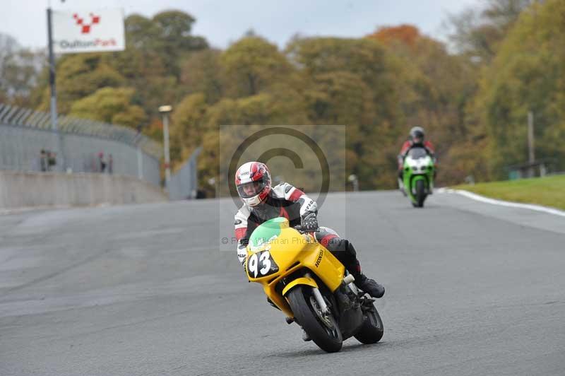 Motorcycle action photographs;Trackday digital images;event digital images;eventdigitalimages;no limits trackday;oulton park;oulton park circuit cheshire;oulton park photographs;peter wileman photography;trackday;trackday photos