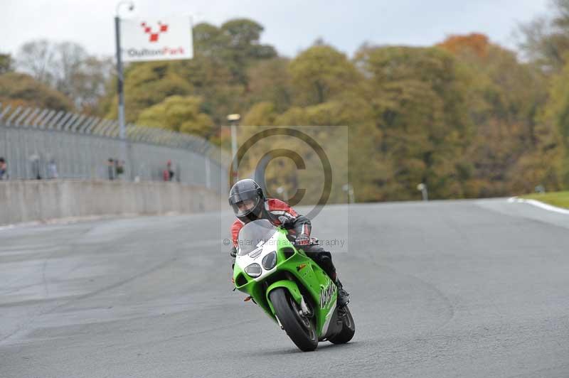 Motorcycle action photographs;Trackday digital images;event digital images;eventdigitalimages;no limits trackday;oulton park;oulton park circuit cheshire;oulton park photographs;peter wileman photography;trackday;trackday photos