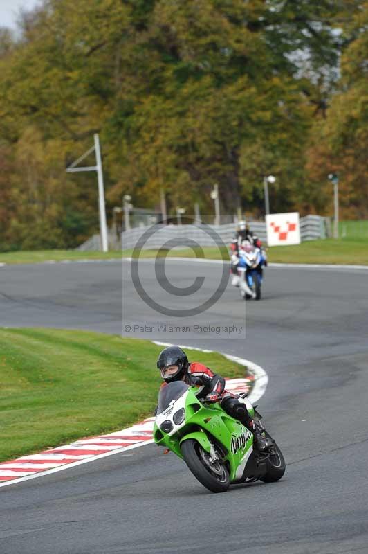 Motorcycle action photographs;Trackday digital images;event digital images;eventdigitalimages;no limits trackday;oulton park;oulton park circuit cheshire;oulton park photographs;peter wileman photography;trackday;trackday photos