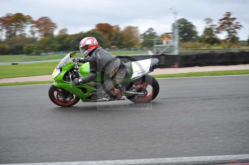 Motorcycle action photographs;Trackday digital images;event digital images;eventdigitalimages;no limits trackday;oulton park;oulton park circuit cheshire;oulton park photographs;peter wileman photography;trackday;trackday photos