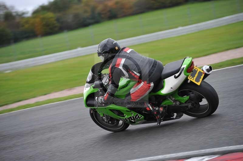 Motorcycle action photographs;Trackday digital images;event digital images;eventdigitalimages;no limits trackday;oulton park;oulton park circuit cheshire;oulton park photographs;peter wileman photography;trackday;trackday photos