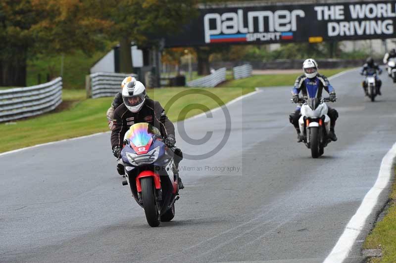 Motorcycle action photographs;Trackday digital images;event digital images;eventdigitalimages;no limits trackday;oulton park;oulton park circuit cheshire;oulton park photographs;peter wileman photography;trackday;trackday photos