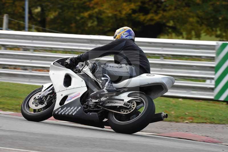 Motorcycle action photographs;Trackday digital images;event digital images;eventdigitalimages;no limits trackday;oulton park;oulton park circuit cheshire;oulton park photographs;peter wileman photography;trackday;trackday photos