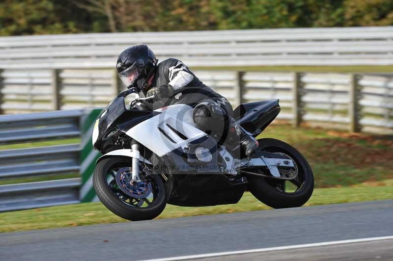 Motorcycle action photographs;Trackday digital images;event digital images;eventdigitalimages;no limits trackday;oulton park;oulton park circuit cheshire;oulton park photographs;peter wileman photography;trackday;trackday photos