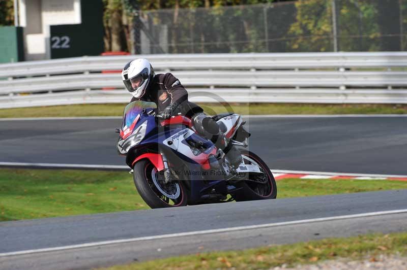 Motorcycle action photographs;Trackday digital images;event digital images;eventdigitalimages;no limits trackday;oulton park;oulton park circuit cheshire;oulton park photographs;peter wileman photography;trackday;trackday photos