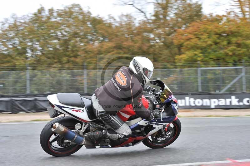 Motorcycle action photographs;Trackday digital images;event digital images;eventdigitalimages;no limits trackday;oulton park;oulton park circuit cheshire;oulton park photographs;peter wileman photography;trackday;trackday photos