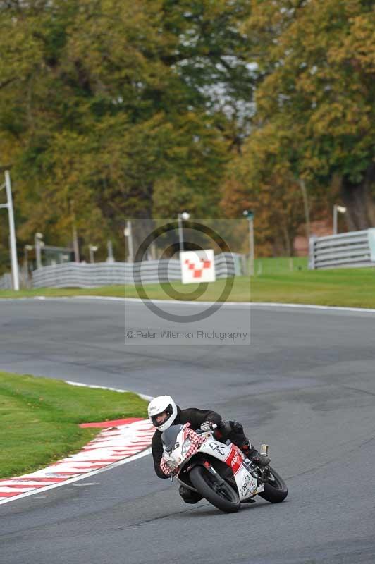 Motorcycle action photographs;Trackday digital images;event digital images;eventdigitalimages;no limits trackday;oulton park;oulton park circuit cheshire;oulton park photographs;peter wileman photography;trackday;trackday photos