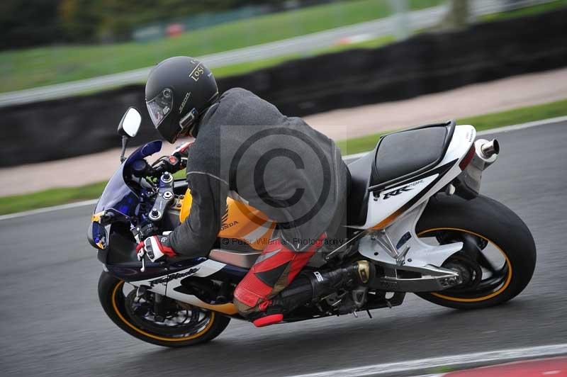 Motorcycle action photographs;Trackday digital images;event digital images;eventdigitalimages;no limits trackday;oulton park;oulton park circuit cheshire;oulton park photographs;peter wileman photography;trackday;trackday photos