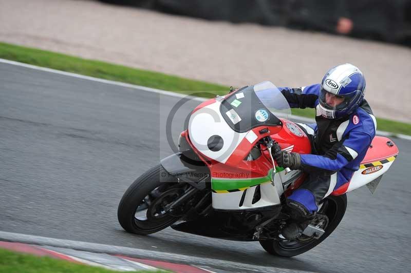 Motorcycle action photographs;Trackday digital images;event digital images;eventdigitalimages;no limits trackday;oulton park;oulton park circuit cheshire;oulton park photographs;peter wileman photography;trackday;trackday photos