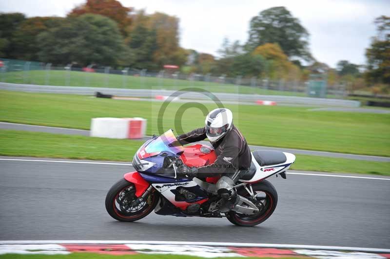 Motorcycle action photographs;Trackday digital images;event digital images;eventdigitalimages;no limits trackday;oulton park;oulton park circuit cheshire;oulton park photographs;peter wileman photography;trackday;trackday photos