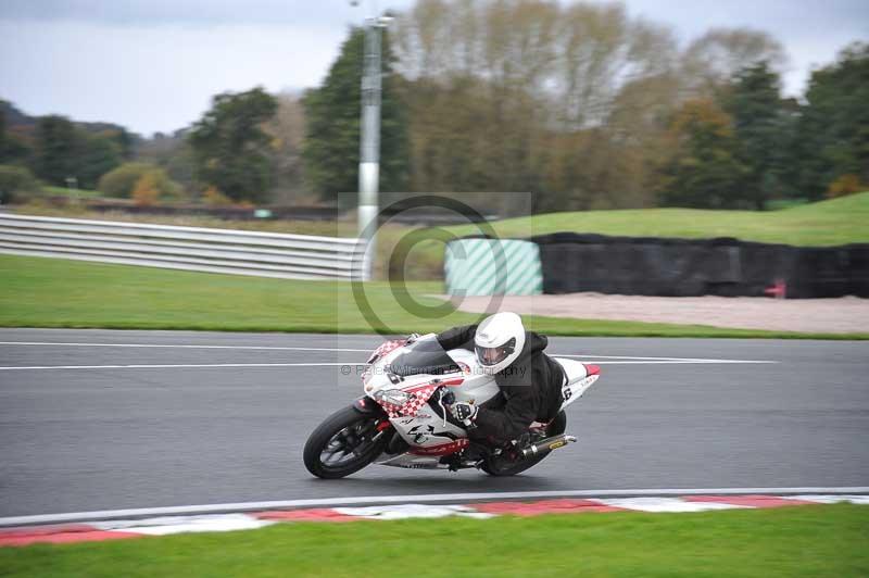 Motorcycle action photographs;Trackday digital images;event digital images;eventdigitalimages;no limits trackday;oulton park;oulton park circuit cheshire;oulton park photographs;peter wileman photography;trackday;trackday photos