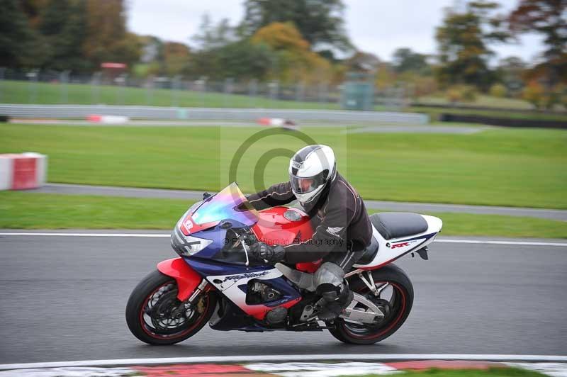 Motorcycle action photographs;Trackday digital images;event digital images;eventdigitalimages;no limits trackday;oulton park;oulton park circuit cheshire;oulton park photographs;peter wileman photography;trackday;trackday photos