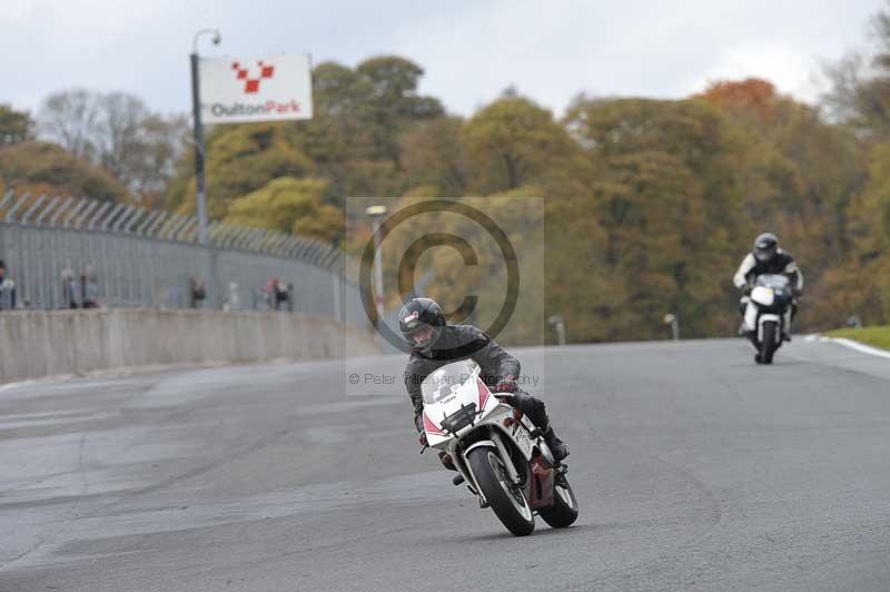 Motorcycle action photographs;Trackday digital images;event digital images;eventdigitalimages;no limits trackday;oulton park;oulton park circuit cheshire;oulton park photographs;peter wileman photography;trackday;trackday photos