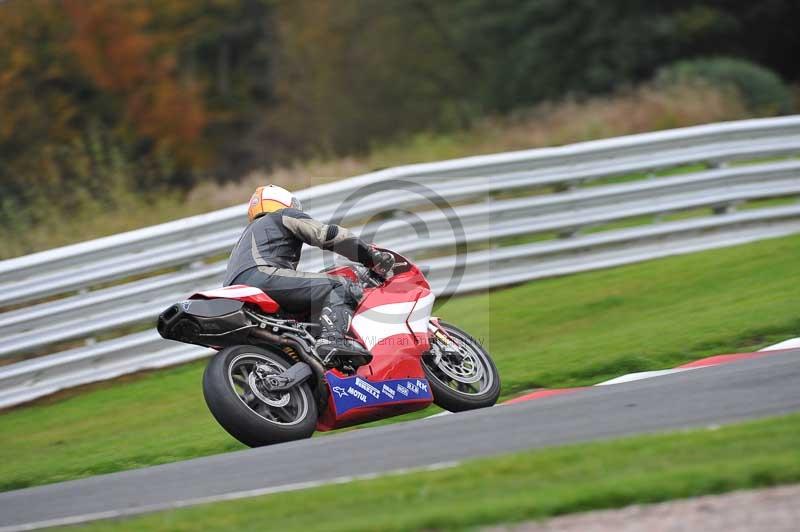 Motorcycle action photographs;Trackday digital images;event digital images;eventdigitalimages;no limits trackday;oulton park;oulton park circuit cheshire;oulton park photographs;peter wileman photography;trackday;trackday photos