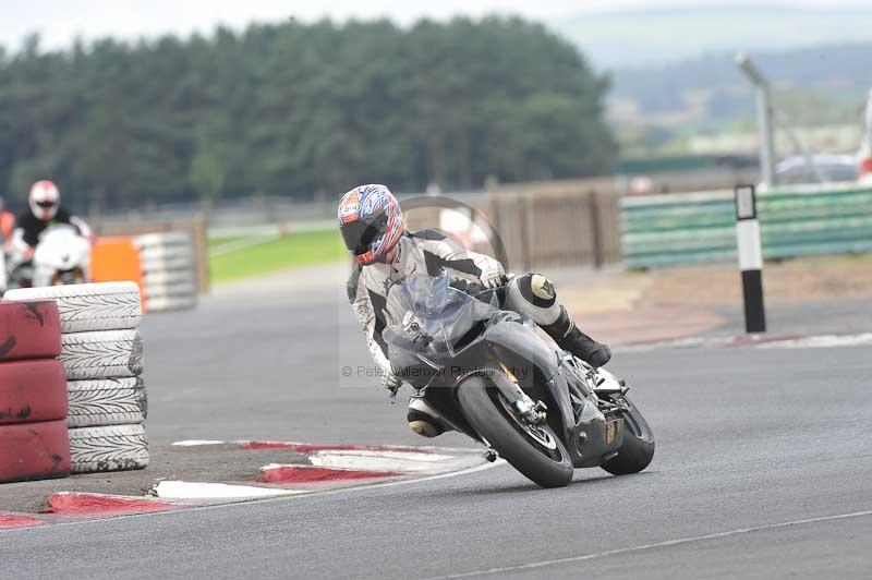 Motorcycle action photographs;cadwell;cadwell park photographs;event digital images;eventdigitalimages;motor racing louth lincolnshire;no limits trackdays;peter wileman photography;trackday;trackday digital images;trackday photos