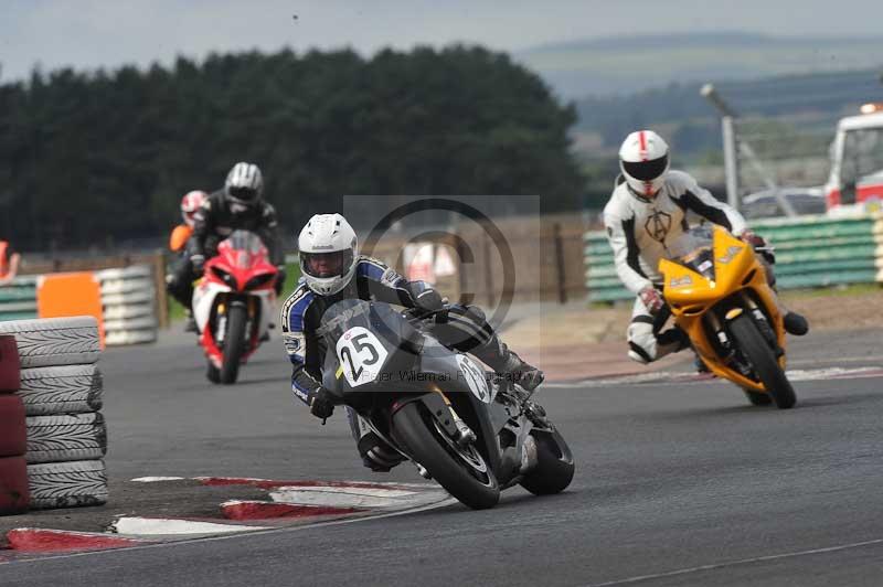 Motorcycle action photographs;cadwell;cadwell park photographs;event digital images;eventdigitalimages;motor racing louth lincolnshire;no limits trackdays;peter wileman photography;trackday;trackday digital images;trackday photos