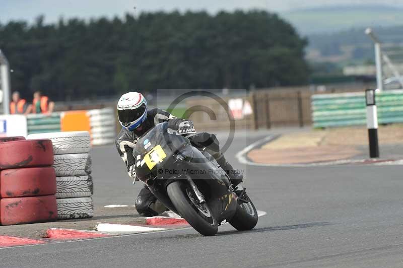 Motorcycle action photographs;cadwell;cadwell park photographs;event digital images;eventdigitalimages;motor racing louth lincolnshire;no limits trackdays;peter wileman photography;trackday;trackday digital images;trackday photos