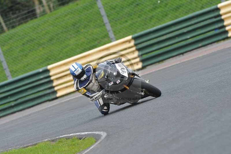 Motorcycle action photographs;cadwell;cadwell park photographs;event digital images;eventdigitalimages;motor racing louth lincolnshire;no limits trackdays;peter wileman photography;trackday;trackday digital images;trackday photos
