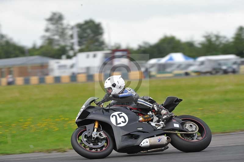 Motorcycle action photographs;cadwell;cadwell park photographs;event digital images;eventdigitalimages;motor racing louth lincolnshire;no limits trackdays;peter wileman photography;trackday;trackday digital images;trackday photos